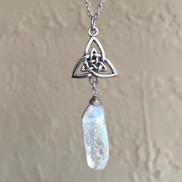 Silverskylight Jewelry - 🔴 Celtic knot triquetra aura crystal necklace